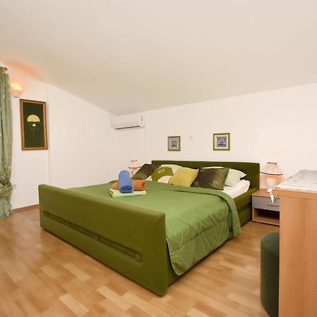 Apartment And Rooms Artina 보디체 외부 사진