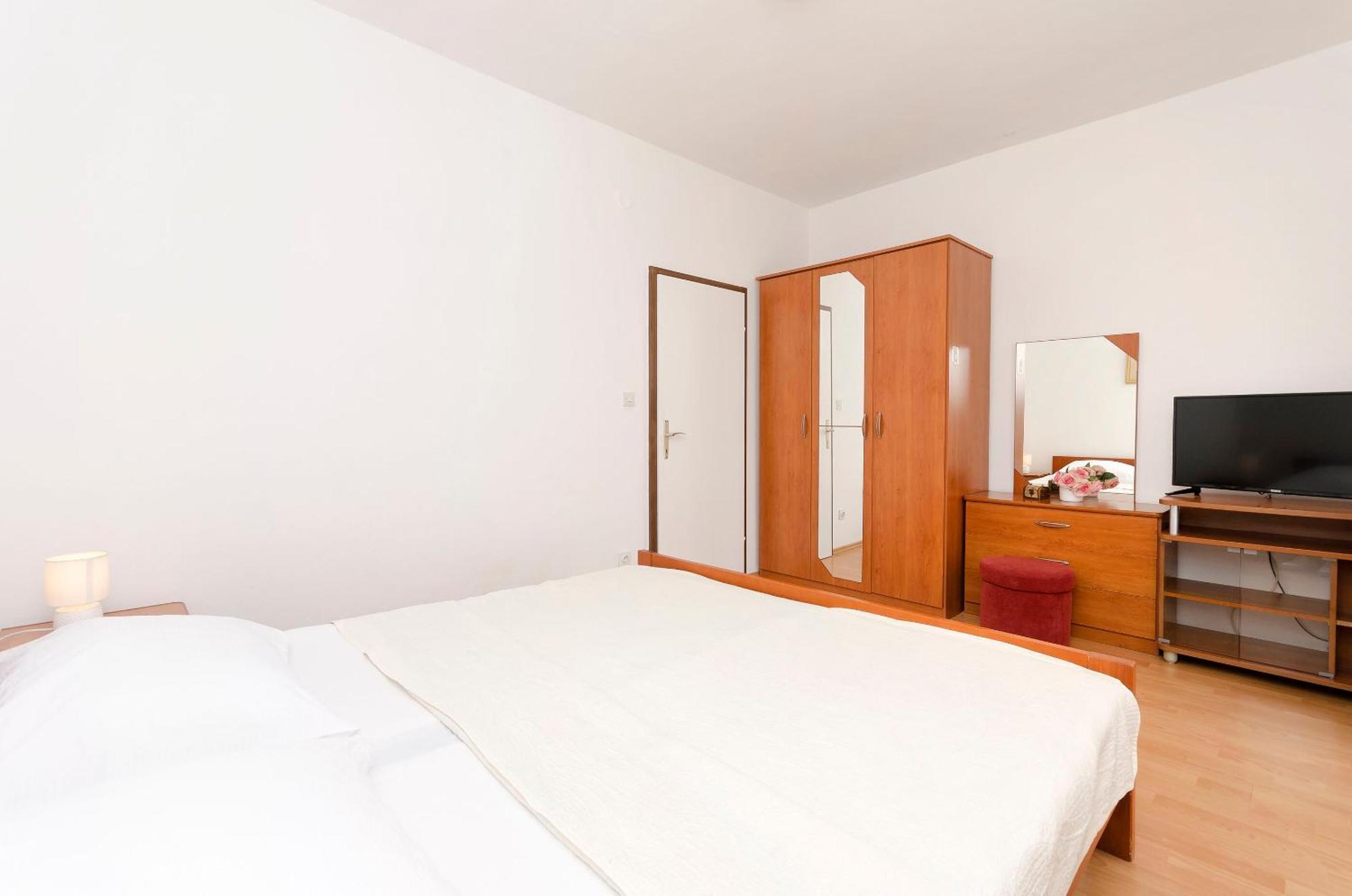 Apartment And Rooms Artina 보디체 외부 사진