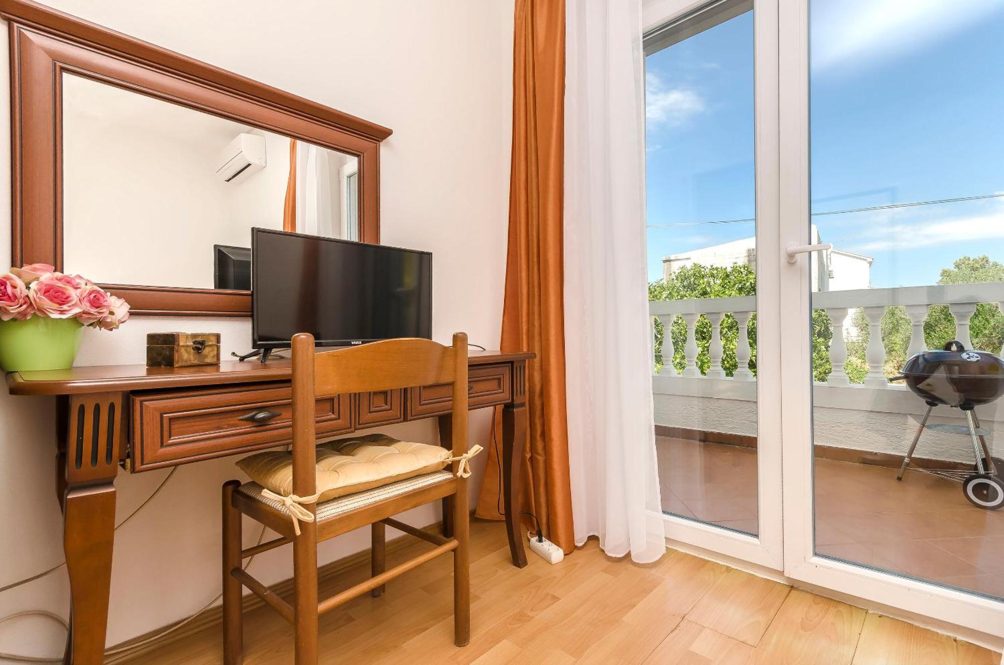 Apartment And Rooms Artina 보디체 외부 사진